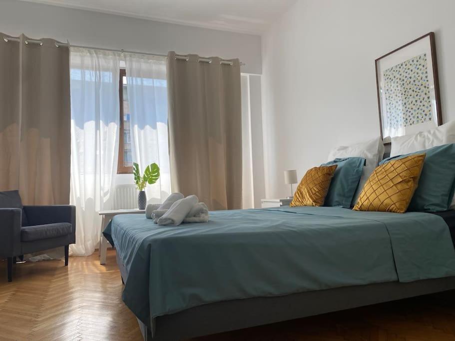 2 Bedroom Apartment With Terrace In City Center Bucharest Exterior photo
